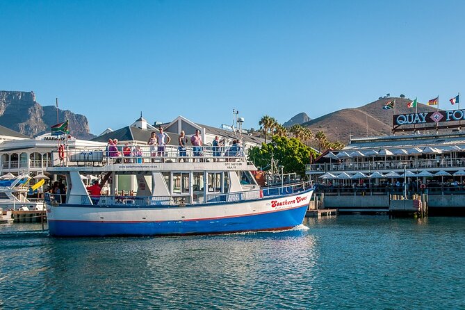 Cruise and Dine Dinner / Cape Town: Sunset Champagne Cruise and 3-Course Dinner - The sunset view from the sea