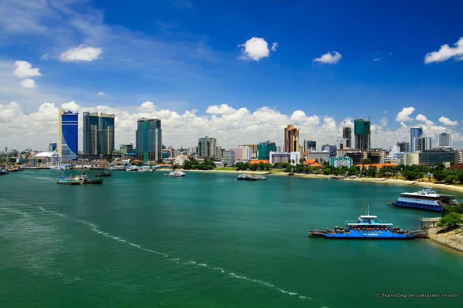 Dar es Salaam: City Tour - The Fish Market shows the city at work