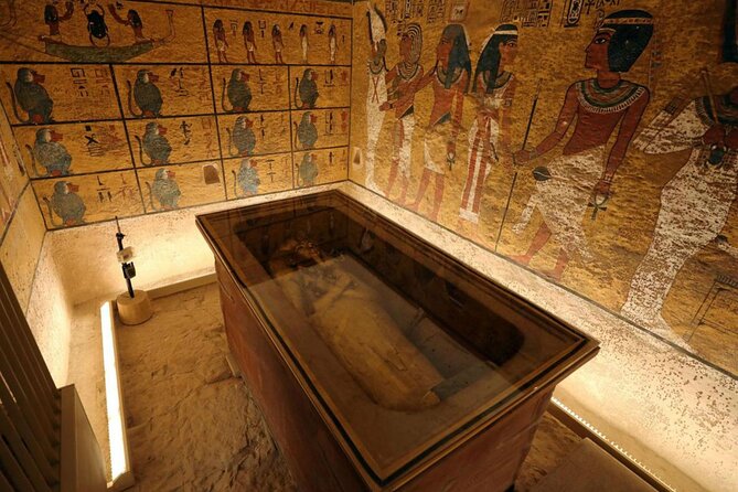 Day Trip to Luxor From Cairo By Flight, King Tut Tomb Included - The Colossi of Memnon provide a quick final stop