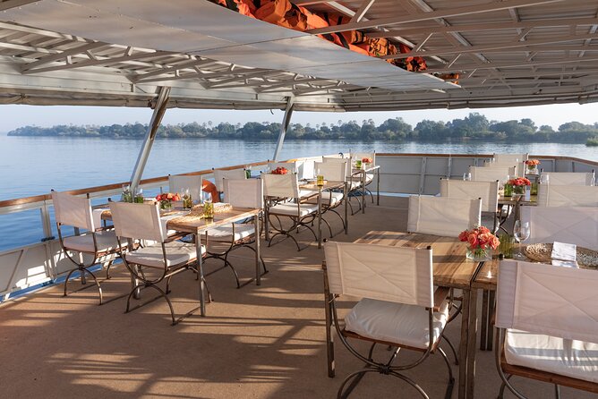 Dinner Cruise on the Zambezi River - Why the upper Zambezi makes a fine dinner setting