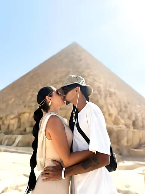 Discover Cairo: Pyramids, Museum & Sphinx Tour from Hurghada - The Sphinx and Valley Temple