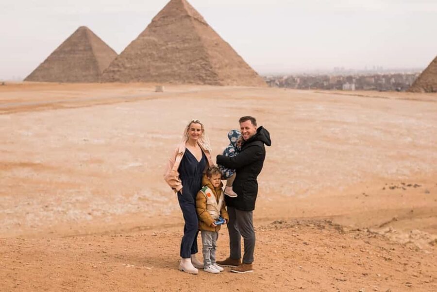 Discover Cairo: Pyramids, Museum & Sphinx Tour from Hurghada - Who should book this day trip?