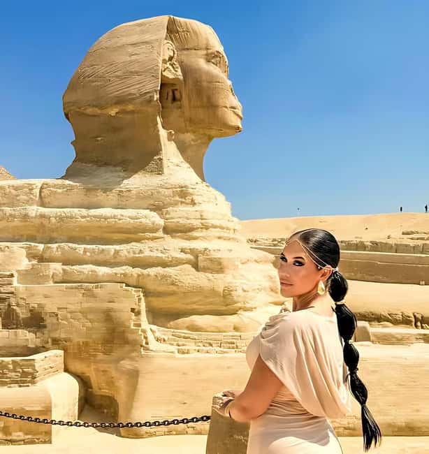 Discover Cairo: Pyramids, Museum & Sphinx Tour from Hurghada - The Giza Plateau and the Great Pyramids