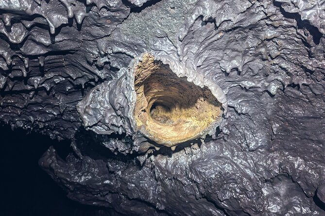 Discovery of the lava tubes 2004 of Piton de la Fournaise - Weather, booking, and cancellation details