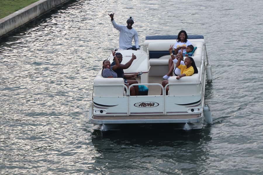 Durban Point Waterfront: Luxury Canal Boat Cruise - The harbour and Durban’s story