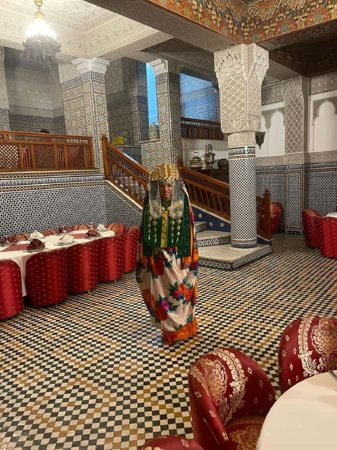 Fes : Unforgettable Dinner Show Experience with hotel pickup - Drums, oud, violin, and Moroccan songs