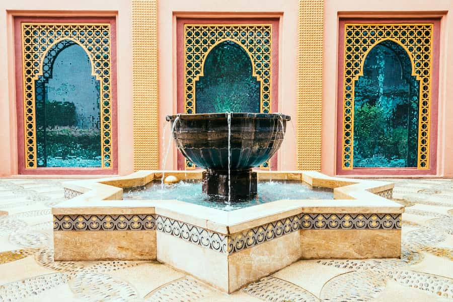 Fez Medina: Local Cultural Highlights Guided Tour - Tanneries, souks, and Al Quarawiyyine