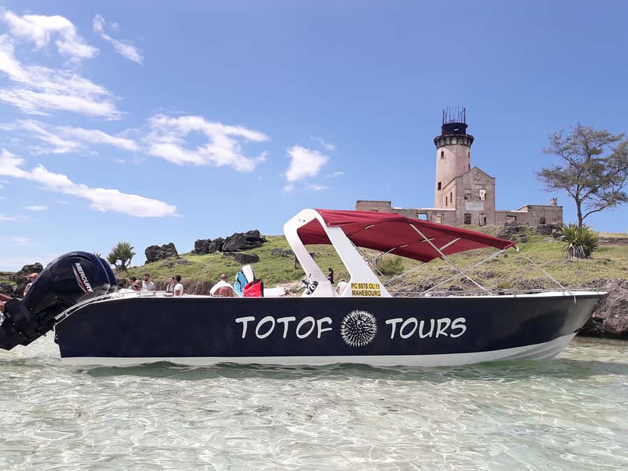 From Blue Bay: Ile aux Cerfs Speedboat Excursion with BBQ - Why this seven-hour boat trip works