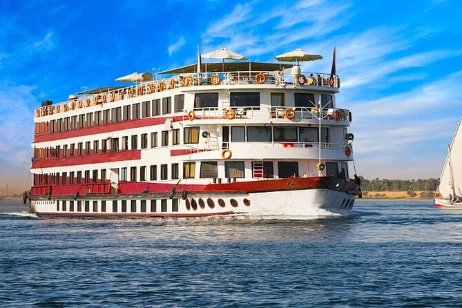 From Cairo: 8-Day Tour of Cairo, Luxor and Aswan with Cruise - Day one: a soft landing with dinner on the Nile