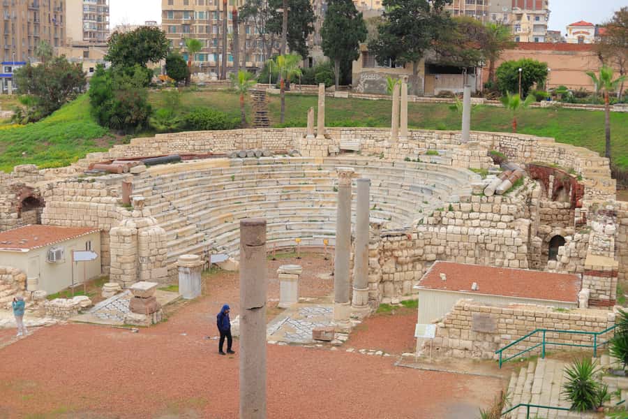 From Cairo Alexandria Catacombs, Citadel Day Trip with Lunch - Kom El Shoqafa Catacombs: the day’s most unusual stop