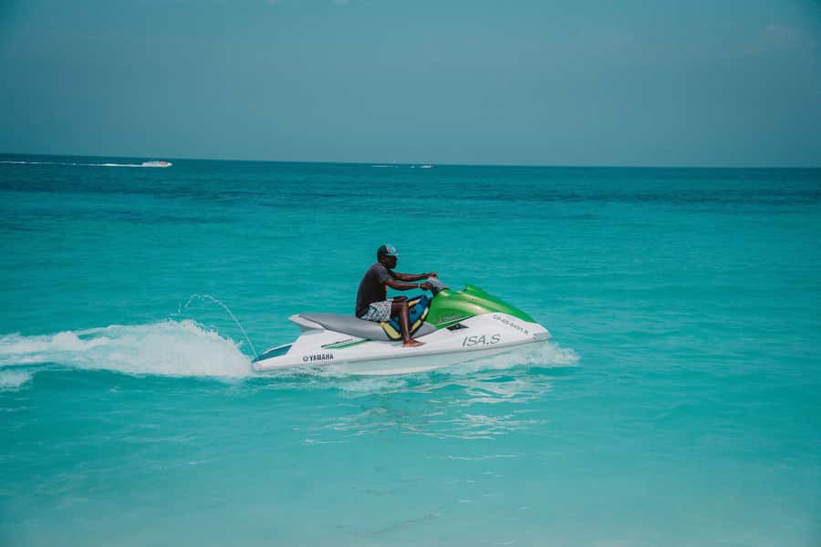 From Cairo: Red Sea Full-Day Trip with Optional Jet Ski Ride - The optional day room and why it matters