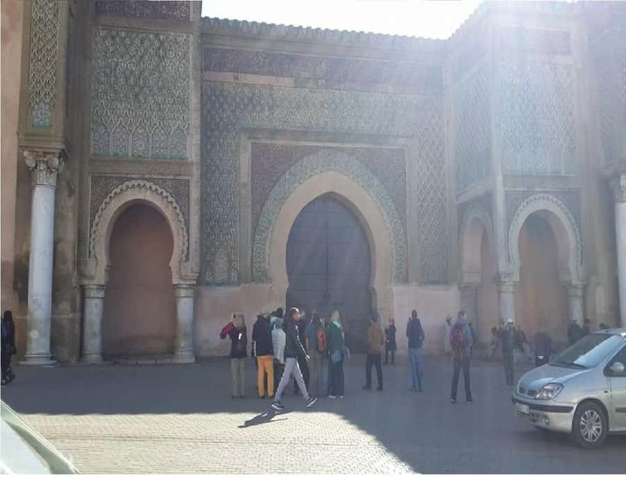 From Fez: Volubilis Moulay Idriss and Meknes Day Trip - What the driver service adds