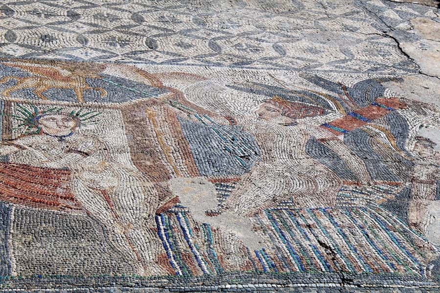 From Fez: Volubilis Moulay Idriss and Meknes Day Trip - Who should book this day out?
