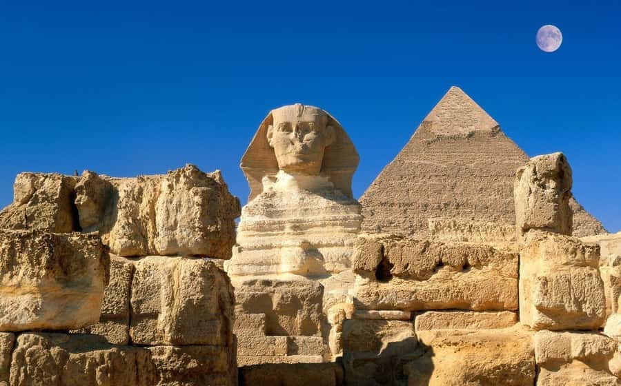 From Hurghada: Pyramids and Egyptian Museum Tour & Boat Ride - The early departure and long road to Cairo