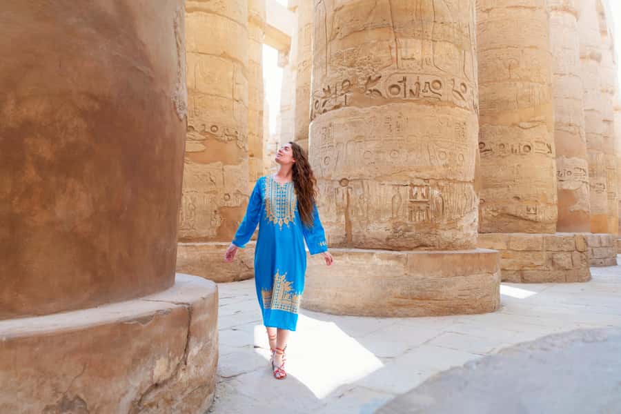 From Luxor: Guided Tour to East or West Banks with Lunch - Valley of the Kings: three tombs, one hot morning