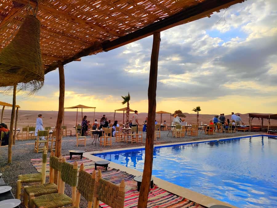 From Marrakech: Agafay Desert Sunset Dinner with Live Show - What dinner is like