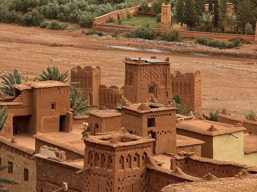 From Marrakech: Ouarzazate, Ait Ben Haddou & Atlas Studios - Lunch and the important restaurant detail
