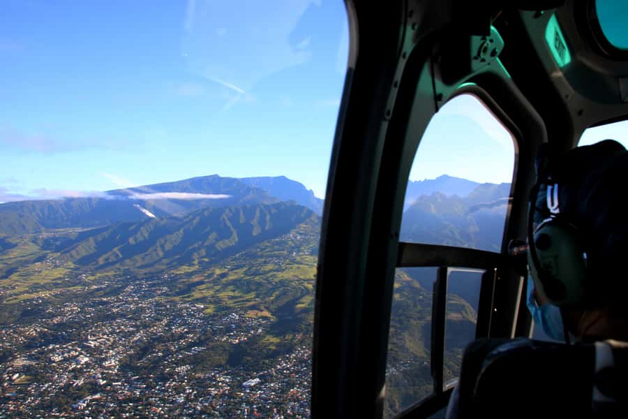 From St Pierre: helicopter flight over the whole of Reunion Island - Mafate, the island’s roadless heart
