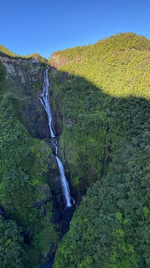 From St Pierre: helicopter flight over the whole of Reunion Island - Saint-Pierre lagoon and the return to Pierrefonds