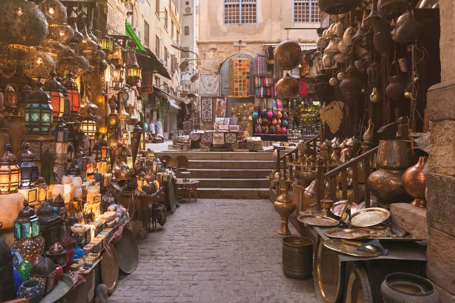 From Taghazout or Agadir: Souk El Had Guided Tour in Agadir - How the guide changes the shopping experience