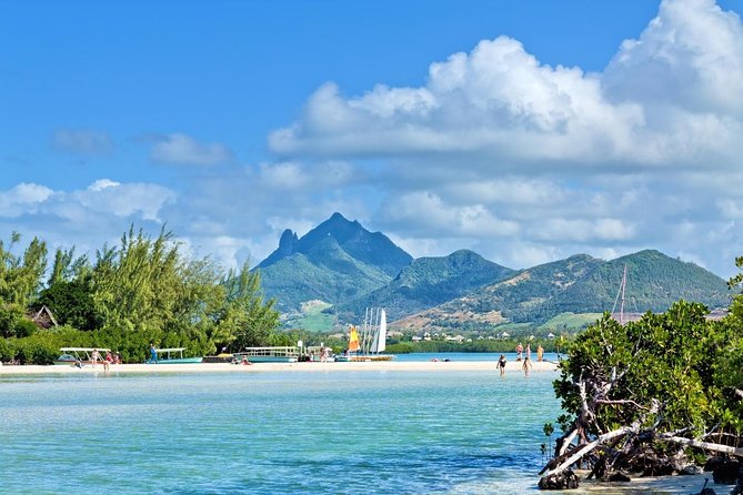 Full-Day Catamaran Cruise to Île aux Cerfs with BBQ Lunch - A Full Day From Pointe Jerome to Île aux Cerfs
