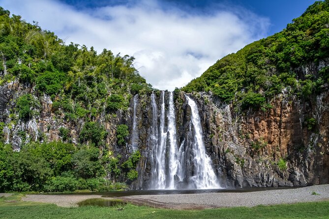 Full Day Tour of Reunion Island with Breakfast - Breakfast before the waterfalls