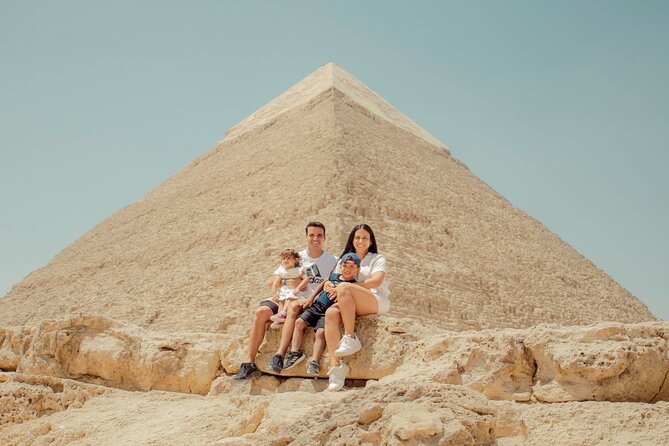 Giza Pyramids, Sphinx, Saqqara and Memphis Full-Day Cairo Tour - Lunch before the Giza pyramids