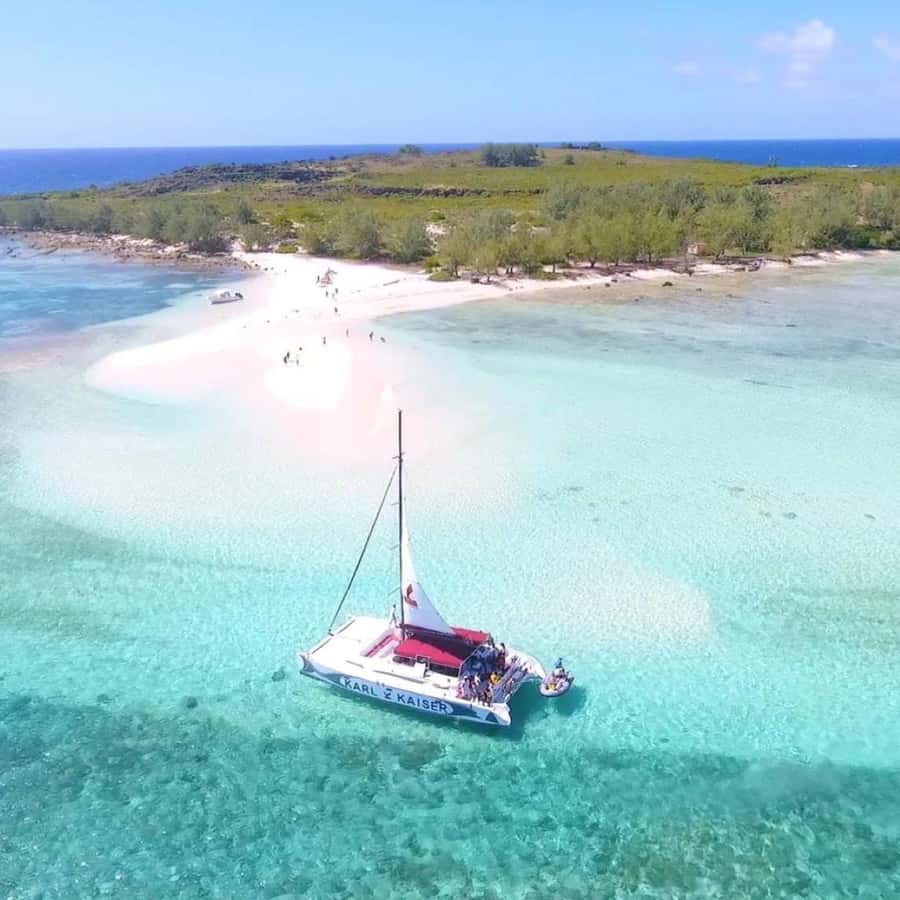 Grand Baie: Catamaran 3 Islands Cruise & Lunch on the Island - Who should book this cruise?