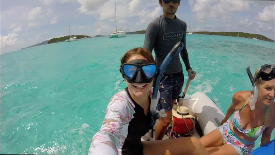 Grand Baie: Catamaran 3 Islands Cruise & Lunch on the Island - The return trip is part of the entertainment