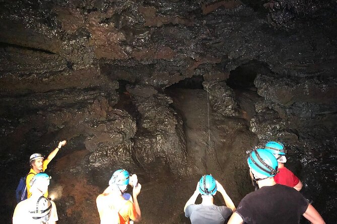Guided tour of the 2004 lava tunnels - Entering the dark volcanic tunnel