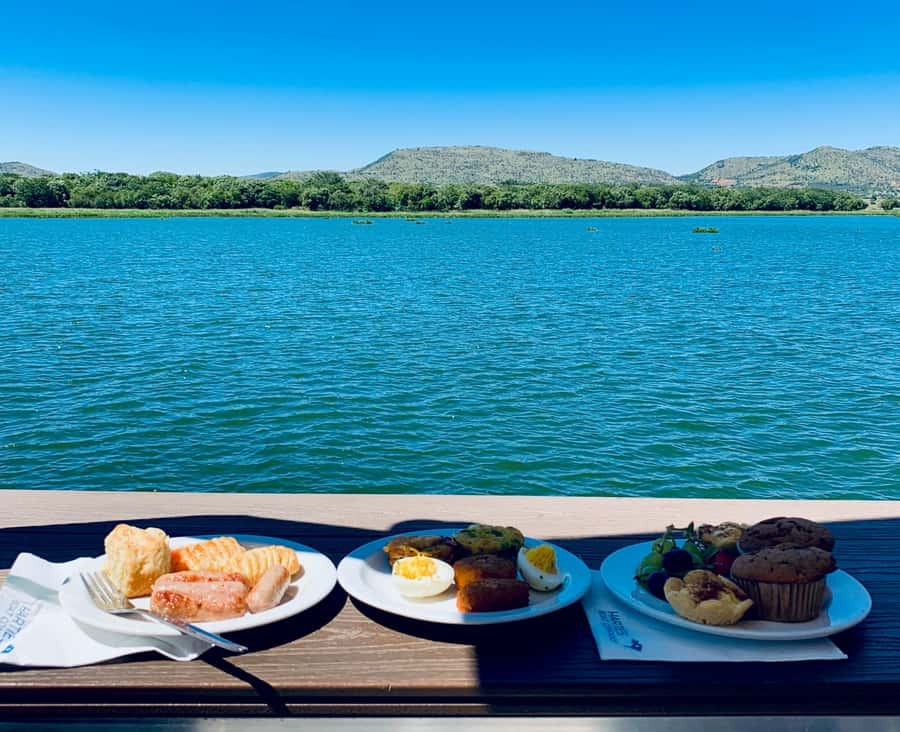 Hartbeespoort: 2-Hour Dam Cruise with South African Food - South African food, welcome drink, and the cash bar