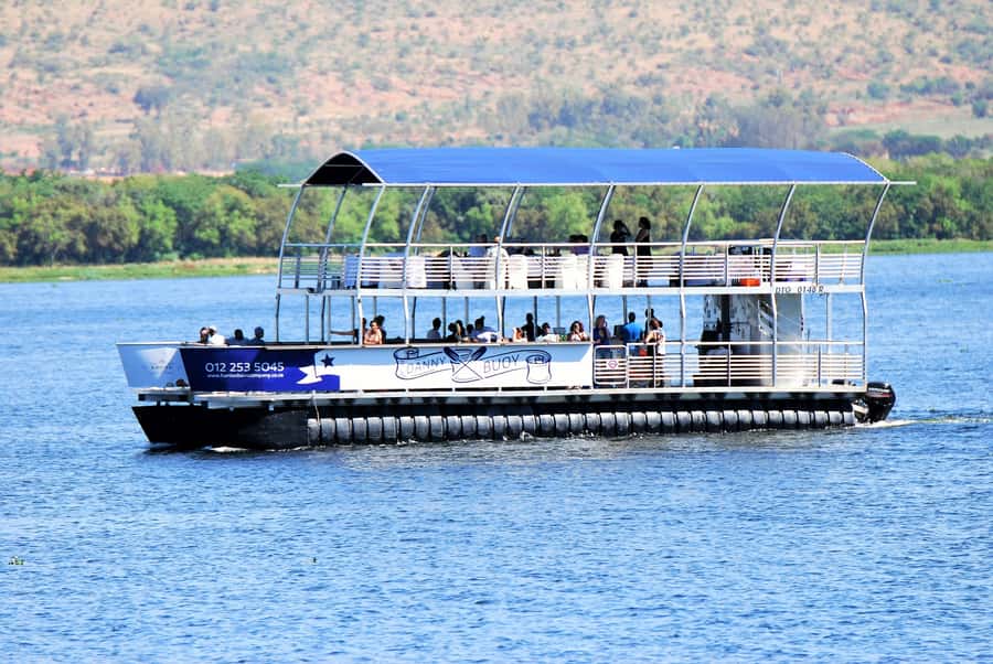 Hartbeespoort: 2-Hour Dam Cruise with South African Food - Music changes the mood on the water