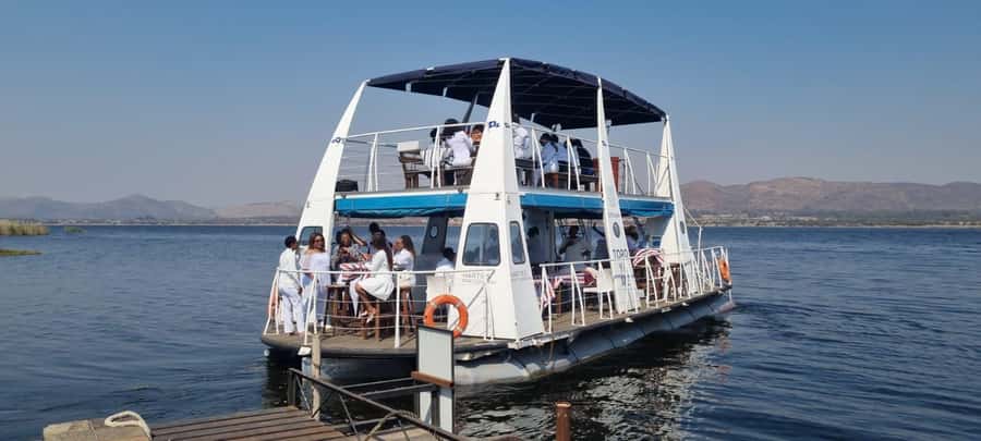 Hartbeespoort Dam: 1 Hour Standard Scenic Boat Cruise - The Islands, Caribbean Estate and Kosmos