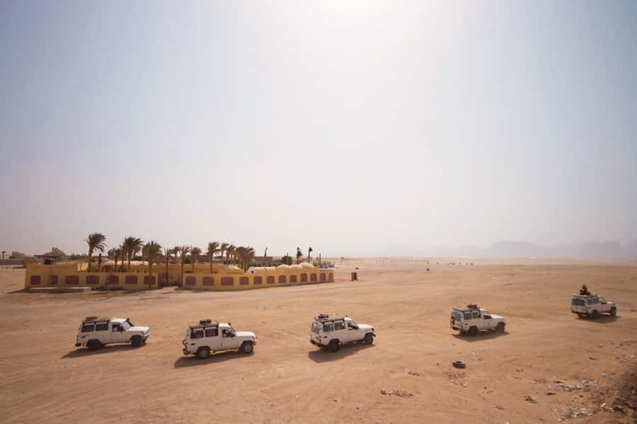 Hurghada: 6-Hour Jeep Desert Safari, Dinner, and Show - Who will enjoy this desert safari?