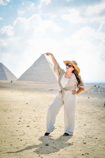Hurghada: Cairo Pyramids, Sphinx & Egyptian Museum Day Trip - Before dawn, across the Egyptian desert