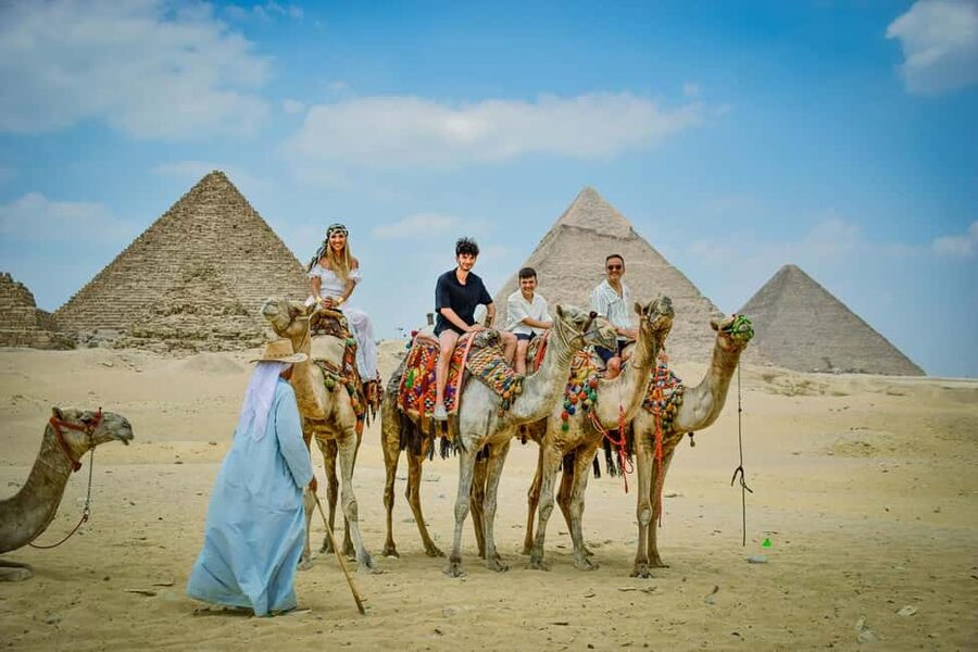 Hurghada: Cairo Pyramids, Sphinx & Egyptian Museum Day Trip - Egyptian Museum and the Tutankhamun collection