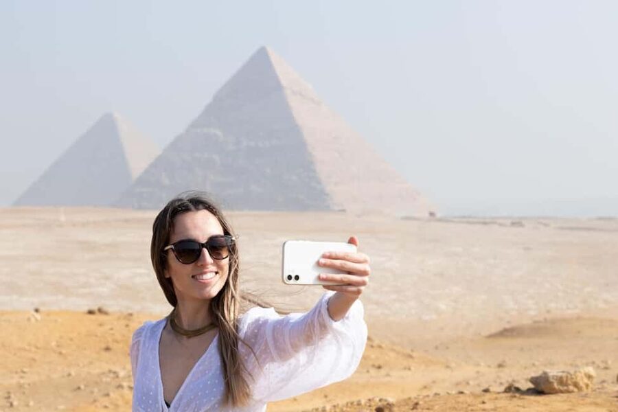 Hurghada: Cairo Pyramids, Sphinx & Egyptian Museum Day Trip - Optional Nile boat ride and Tahrir Square