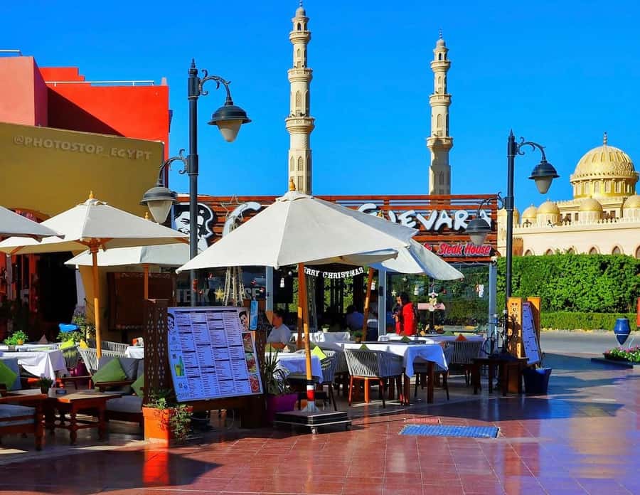 Hurghada: City Guided Tour with Local Market Stop - What this Hurghada tour adds to a beach holiday