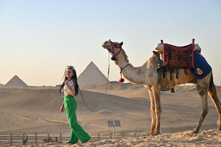 Hurghada Day Trip to Giza Pyramids, Sphinx, Museum and lunch - Giza Plateau and the three pyramids