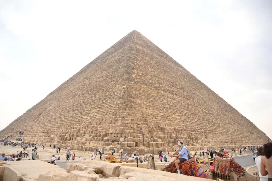 Hurghada Day Trip to Giza Pyramids, Sphinx, Museum and lunch - Lunch in Giza
