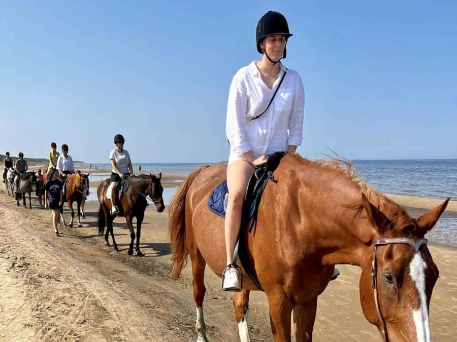 Hurghada: Desert and Sea Horseback Riding Tour with Transfer - Hotel pickup and the real time commitment