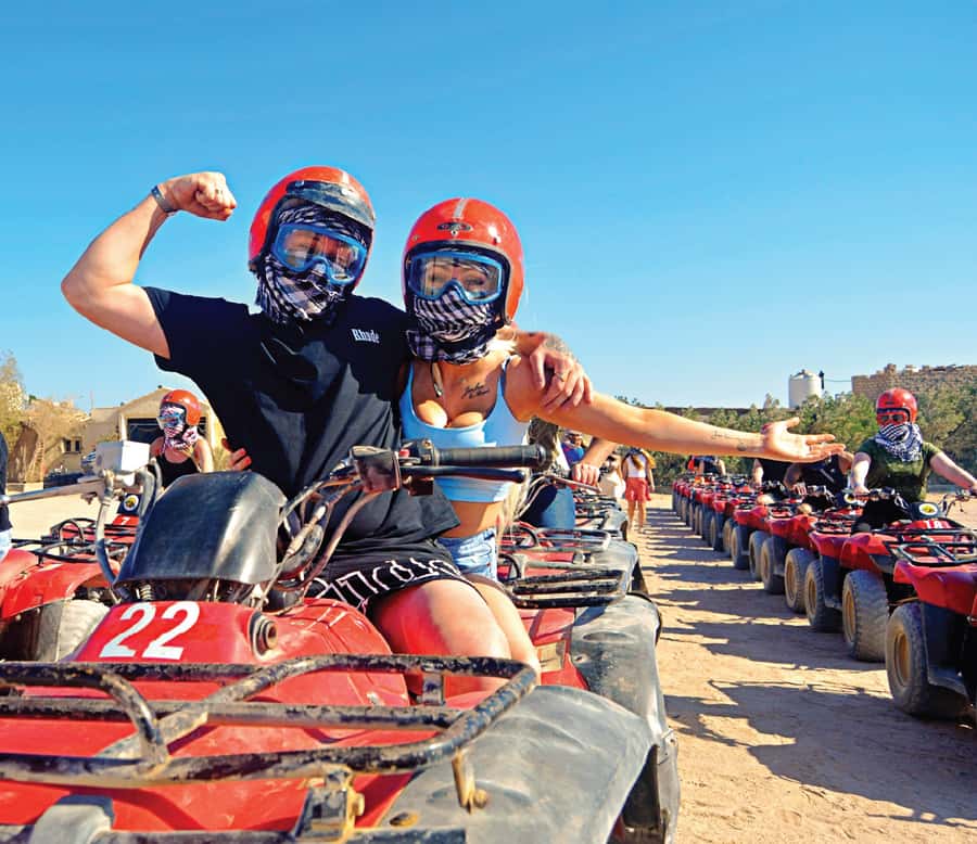 Hurghada: Desert Quad, Bedouin Village, and Camel Ride Tour - Tea, dinner, and the traditional show