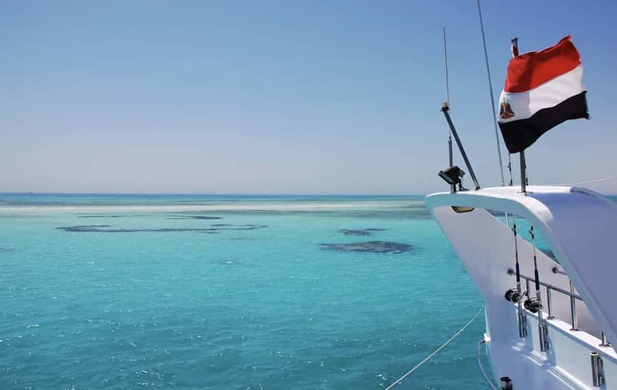 Hurghada: Elegance Yacht Cruise To Orange bay Island W lunch - What the crew adds to the day
