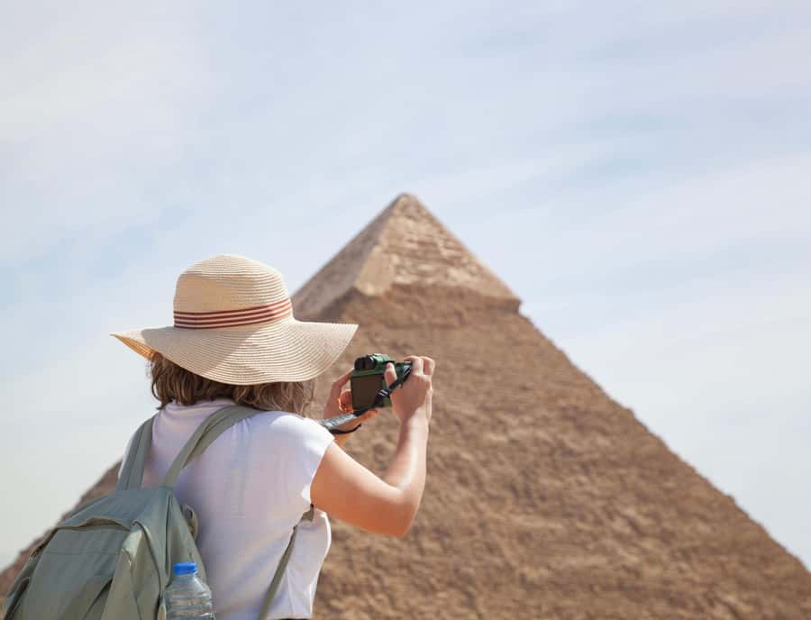 Hurghada: Full-Day Trip to Cairo by Plane - Giza Plateau: three pyramids and a lot of sun