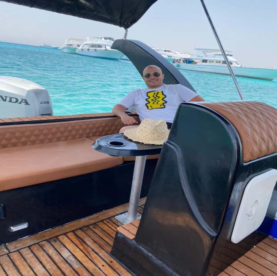 Hurghada: Giftun Island Orange Bay Speedboat Cruise & Lunch - Orange Bay: pretty, easy, and sometimes busy
