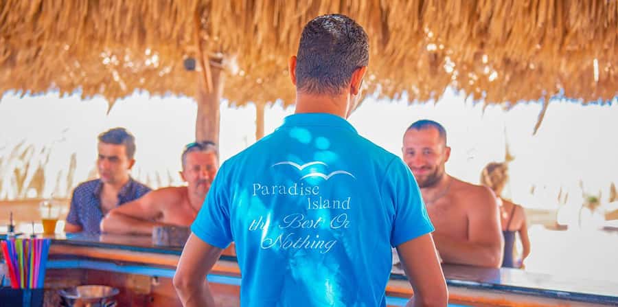 Hurghada: Giftun Islands with Snorkeling & Semi-Submarine - Transfers, timing, and group comfort