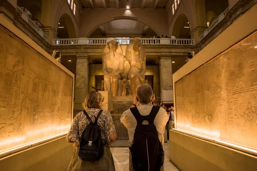 Hurghada: Giza Pyramids, Sphinx, Museum & Old Souq Day Trip - Who should book this Cairo day trip?