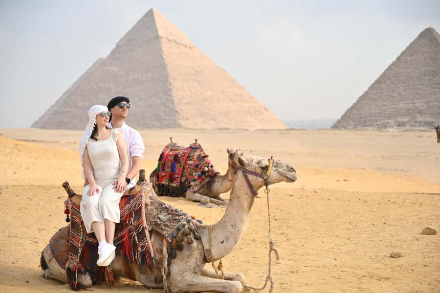 Hurghada: Giza Pyramids, Sphinx, Museum & Old Souq Day Trip - A very long road to Cairo