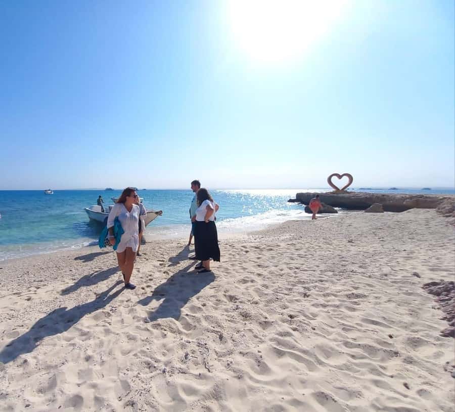 Hurghada: High-Speed Sea Taxi Tour to Orange Bay or Magawish - What the $33 price really covers