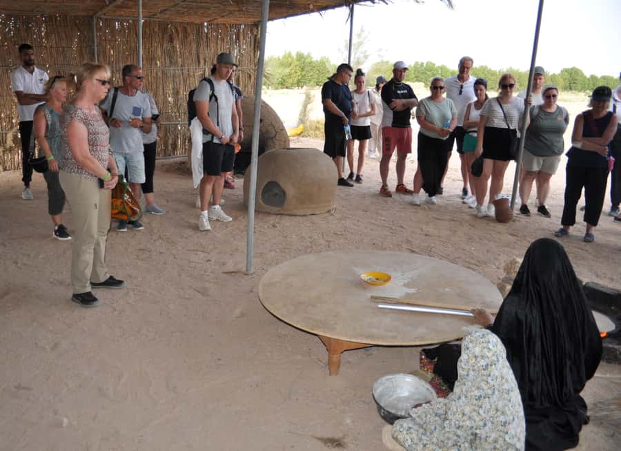 Hurghada: Horse Ride, BBQ Dinner, and Stargazing - Looking up through the telescope